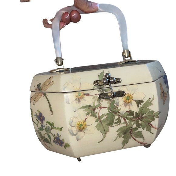 Margaret Dike Other - Margaret Dike Vintage Octagonal Box Cream Purse Garden Theme Signed